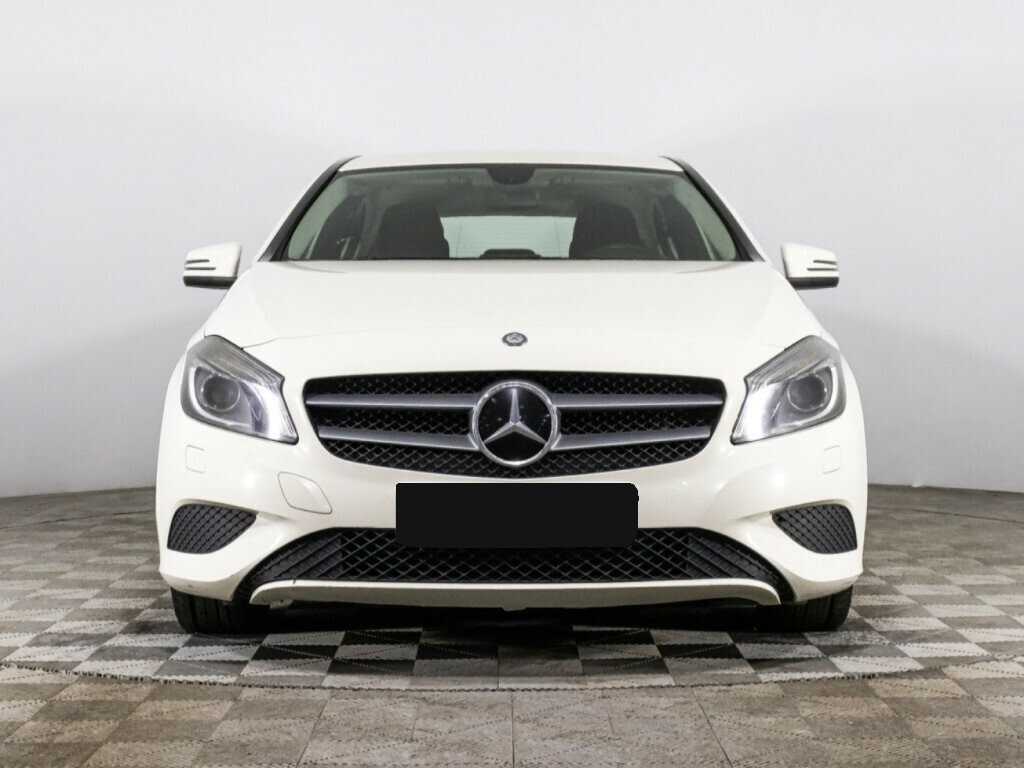 Mercedes-Benz A-Класс 180, 2015 - фото №2