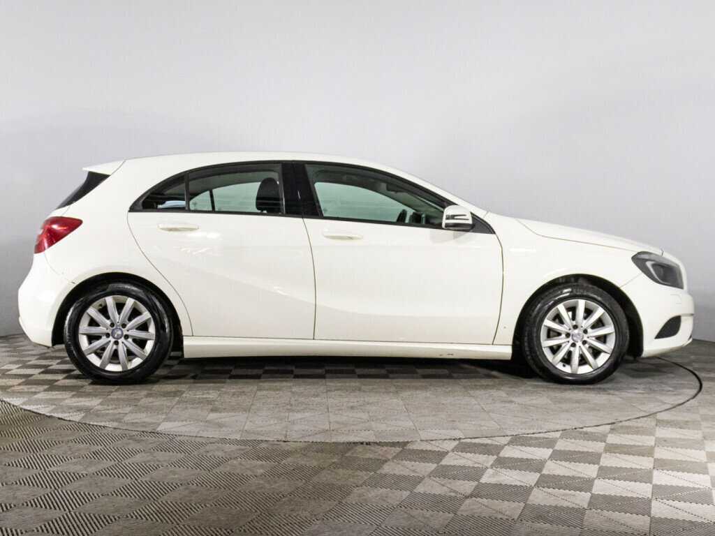 Mercedes-Benz A-Класс 180, 2015 - фото №4