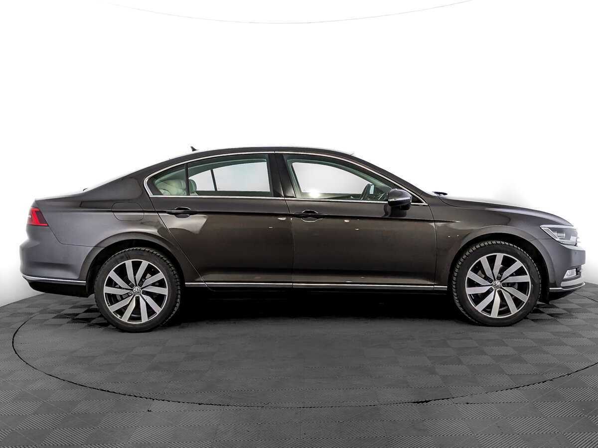 Volkswagen Passat, 2017 - фото №4