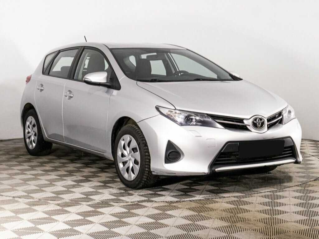 Toyota Auris, 2013 - фото №3