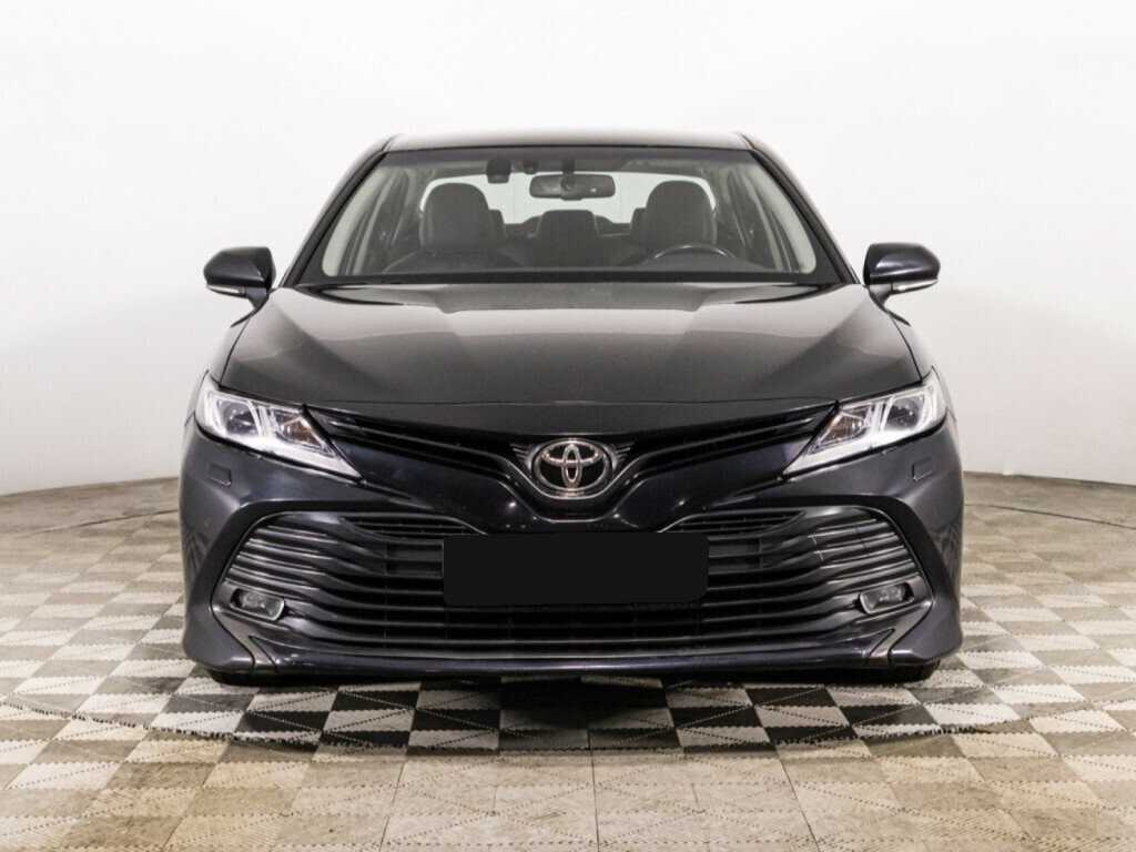 Toyota Camry, 2018 - фото №2