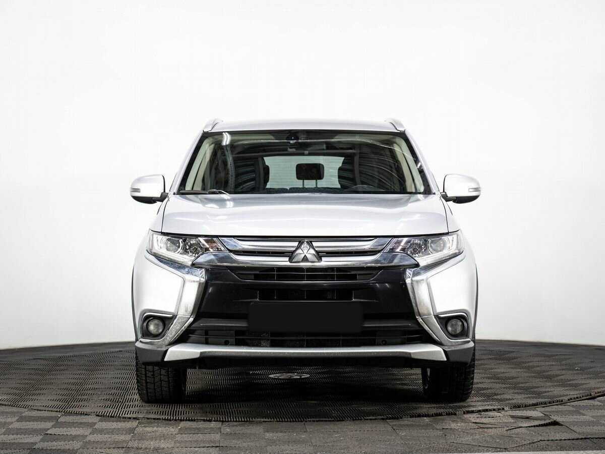 Mitsubishi Outlander, 2018 - фото №2
