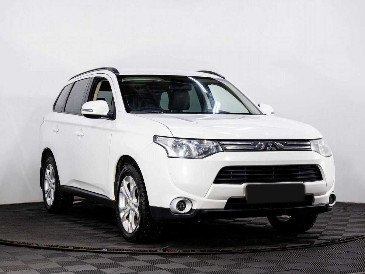 Mitsubishi Outlander, 2012 - фото №3