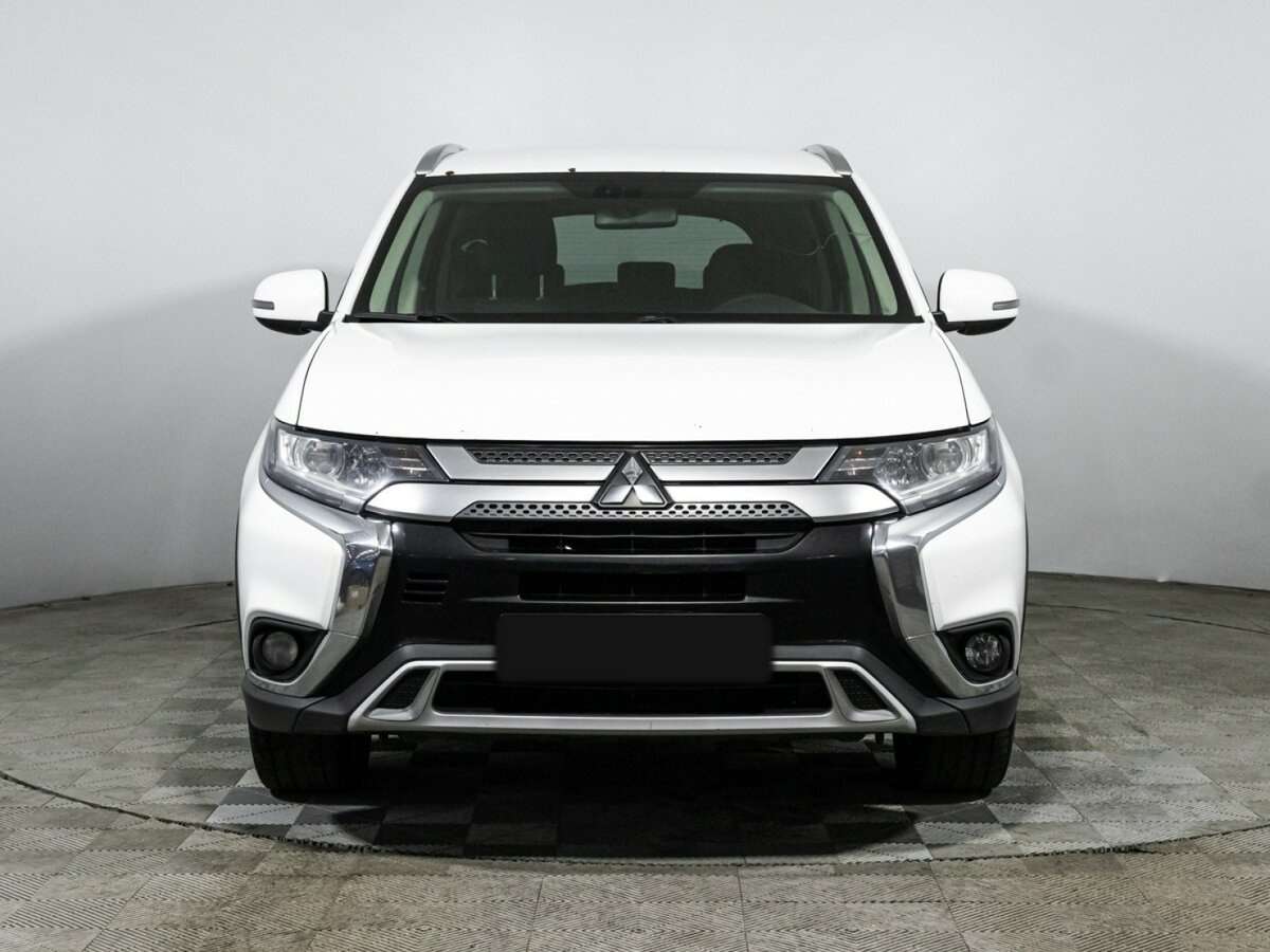 Mitsubishi Outlander, 2019 - фото №2