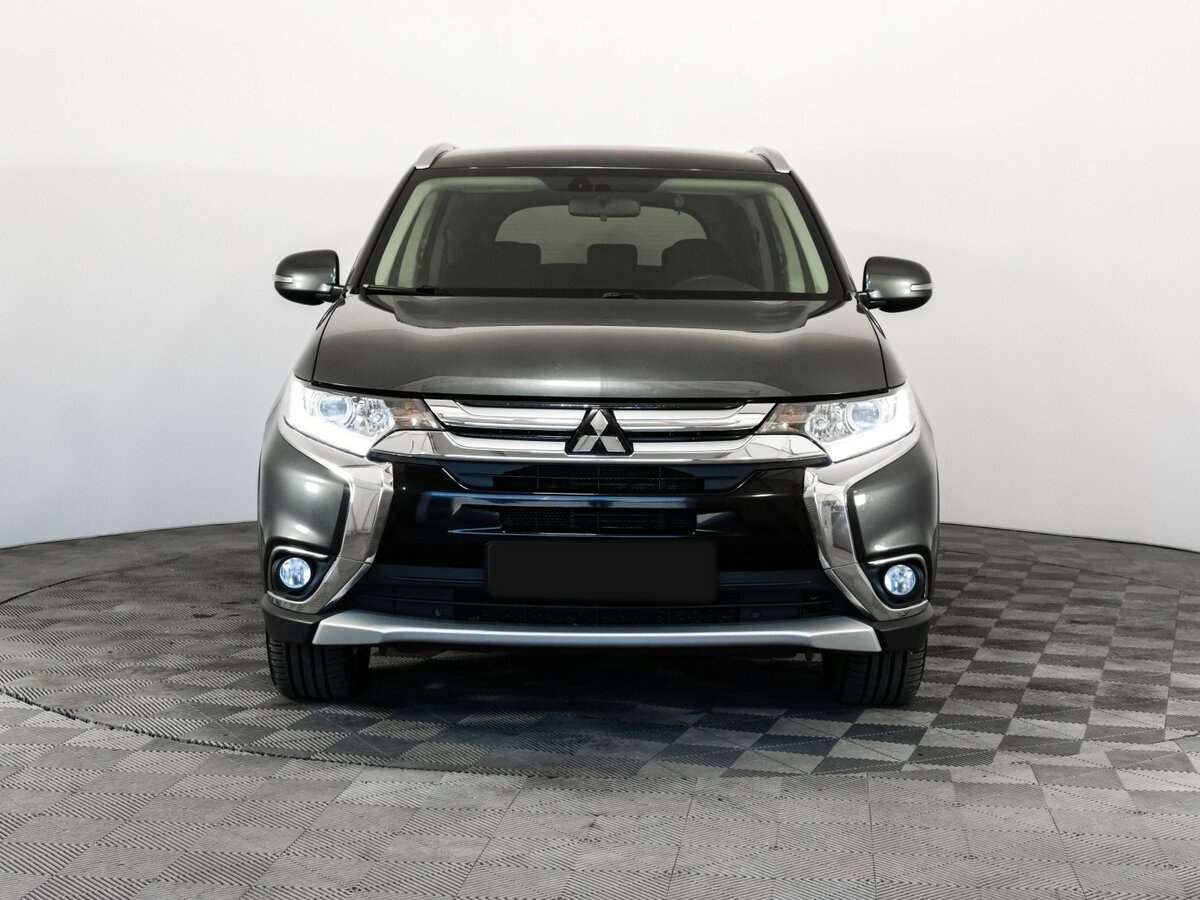 Mitsubishi Outlander, 2018 - фото №2