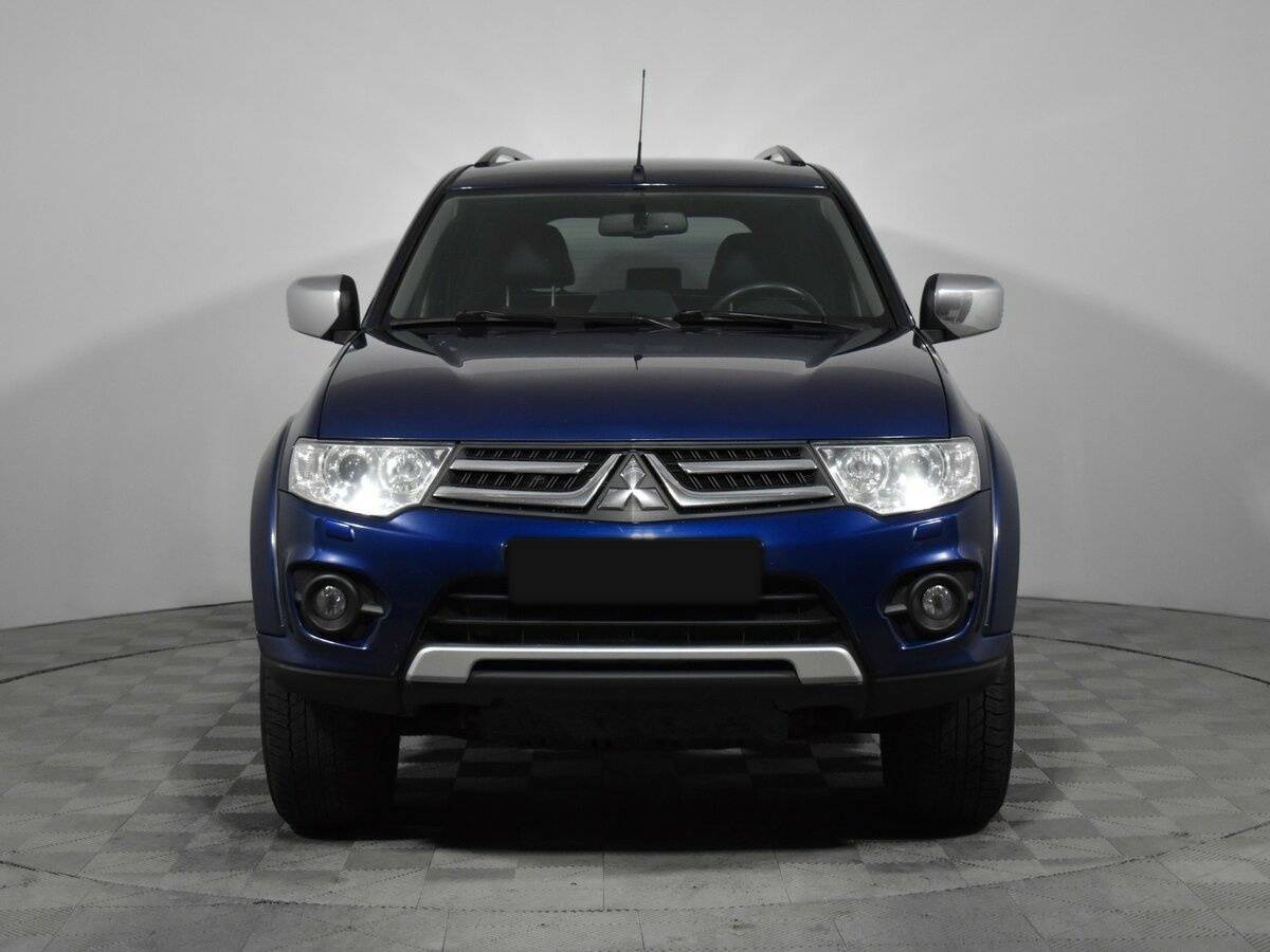 Mitsubishi Pajero Sport, 2015 - фото №2