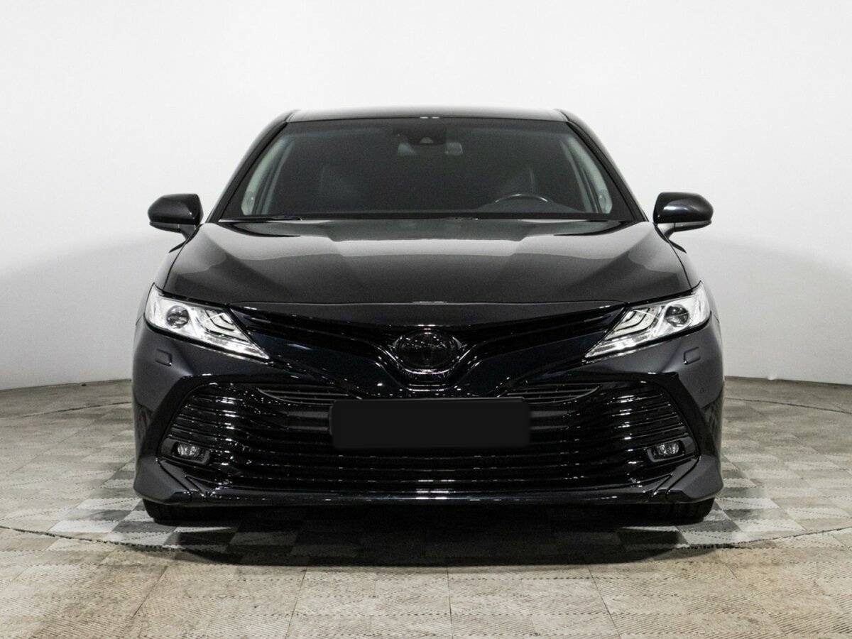 Toyota Camry, 2018 - фото №2