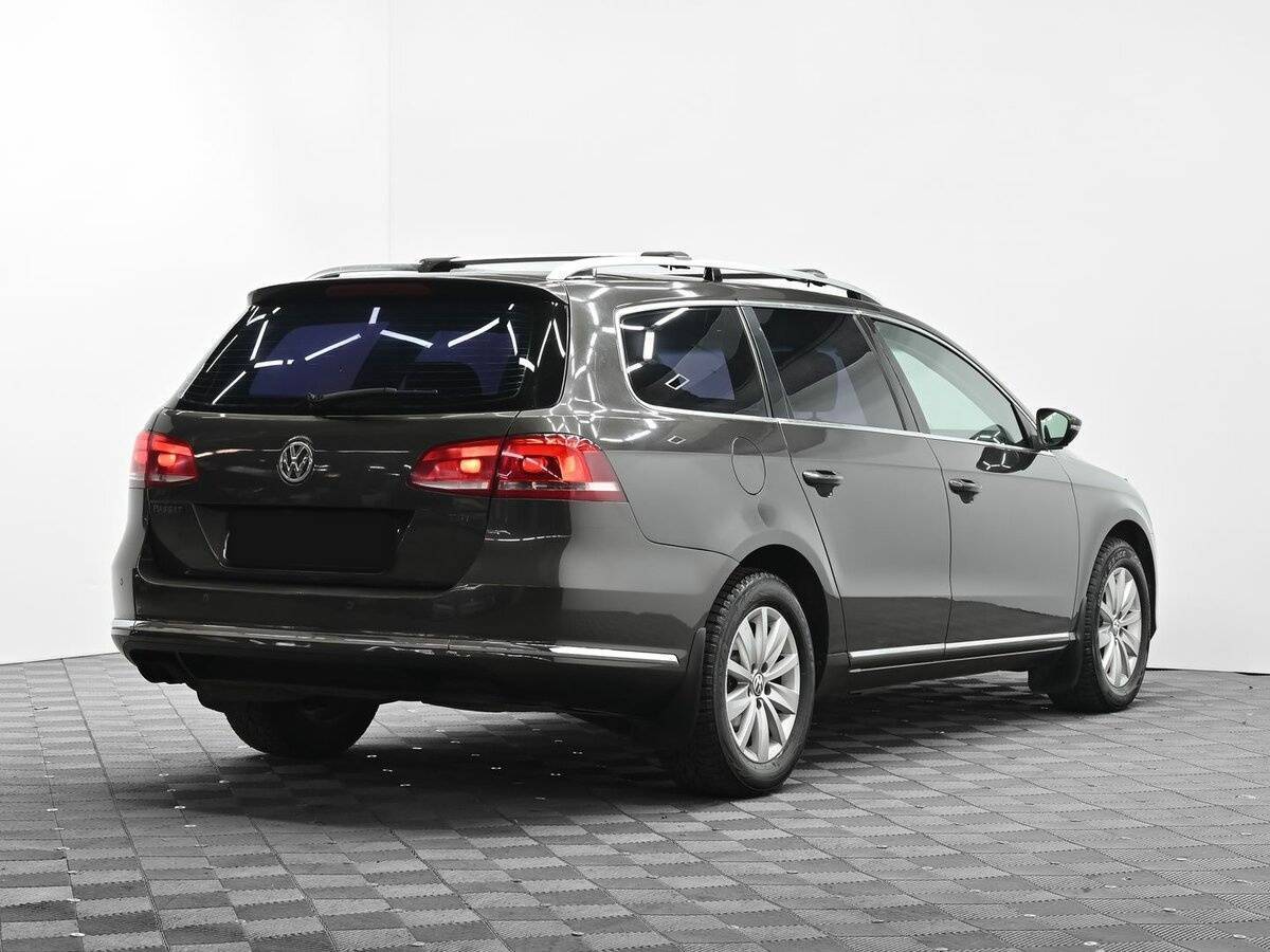 Volkswagen Passat, 2012 - фото №4