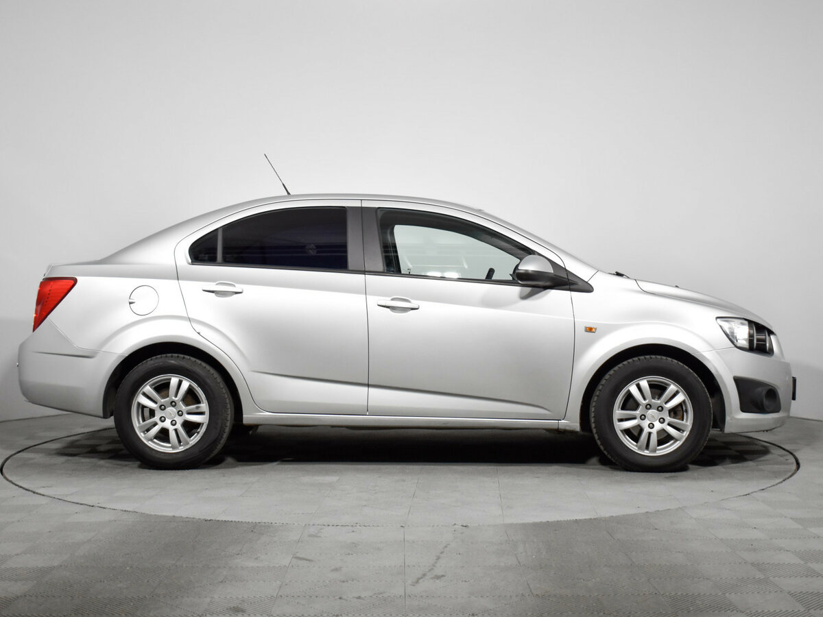 Chevrolet Aveo II, 2014 - фото №4